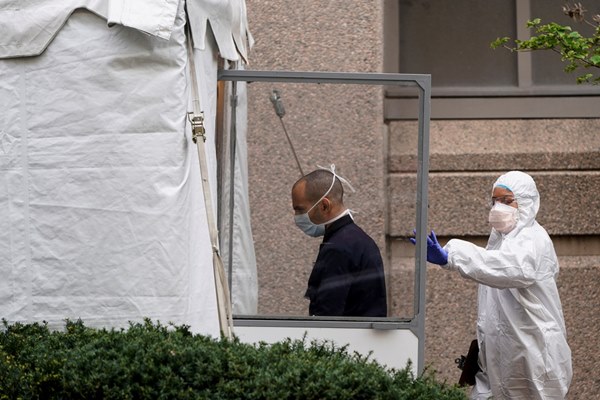 Bác sĩ Mỹ lo sợ âm tính giả tạo điểm mù trên trận địa chống Covid-19-2