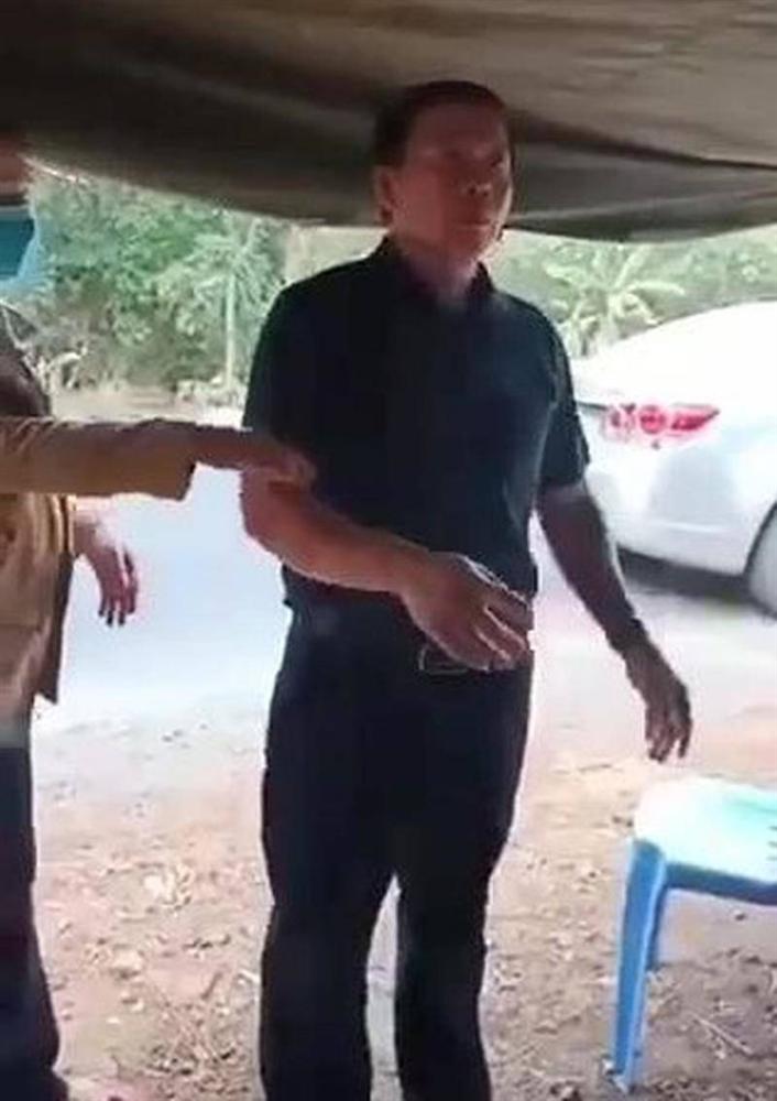 Phó Chủ tịch HĐND không đeo khẩu trang, văng tục: Tôi đã sai, tôi xin lỗi mọi người-2