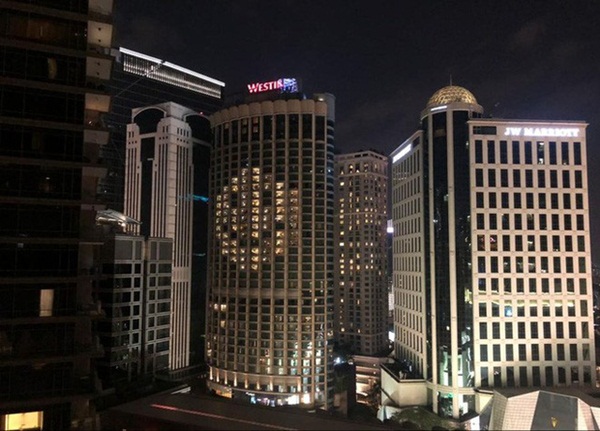 Mặt tiền khách sạn khắp Châu Á đồng loạt nở nụ cười, khích lệ tinh thần mọi người trong cuộc chiến chống Covid-19-2