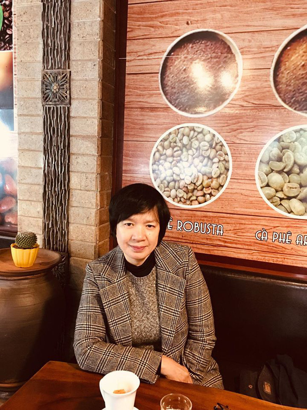 Tâm sự chuyện dạy học online: Phụ huynh đi qua đi lại, quát mắng Sao cô giáo con già và xấu thế?-4