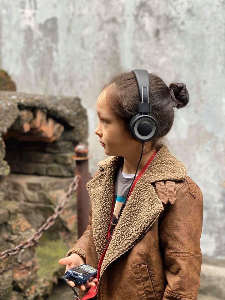 Cả Ốc Thanh Vân và Hồng Nhung đều cho con trai để tóc dài thướt tha như con gái, nguyên do hóa ra cực kỳ đơn giản-3