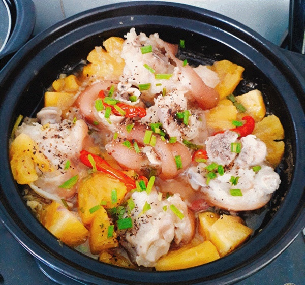 Mẹ đảm làm món chân giò kho dứa vừa mềm vừa ngon, chồng con&nbsp;khen hết lời-10