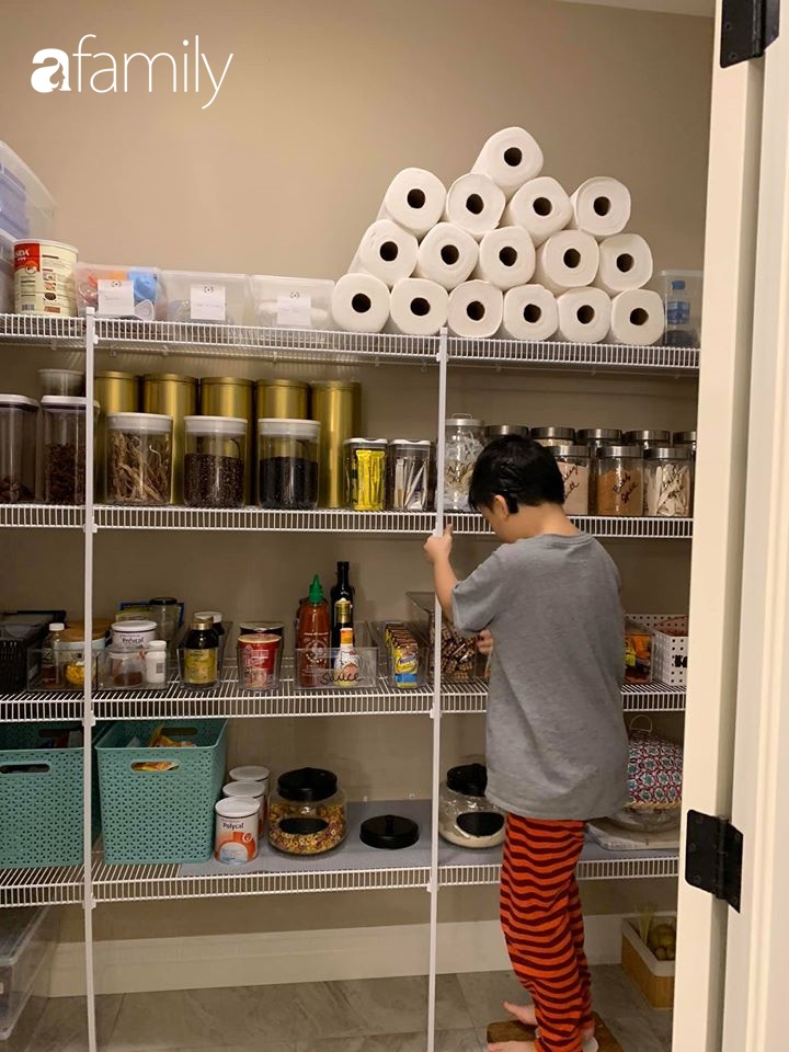 Mẹ Việt ở Canada khoe ngôi nhà đẹp như trong phim, thích nhất là căn bếp vừa đứng nấu cơm vừa ngắm trời mây cây cối-15