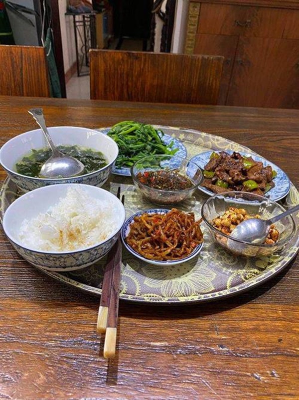 55 tuổi chưa lập gia đình nhưng Quang Linh quá đảm, mẹ Hồ Ngọc Hà nhìn món ăn đã thèm-3