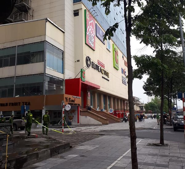 Hà Nội: Bàng hoàng phát hiện 1 người phụ nữ rơi từ tầng cao khu vực siêu thị Big C Hà Đông xuống đất tử vong-2