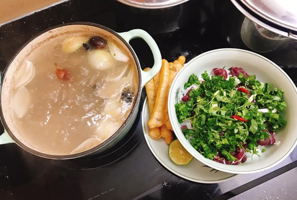 Tự nấu phở bò xịn sò tại nhà bằng một tuyệt chiêu khiến chồng con mê tít-6