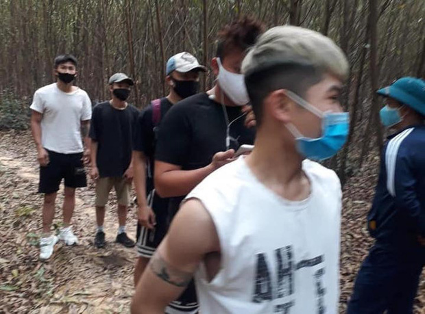 Bắt quả tang 9 nam nữ tụ tập ăn uống dã ngoại bên bờ hồ trong thời gian cách ly xã hội-2