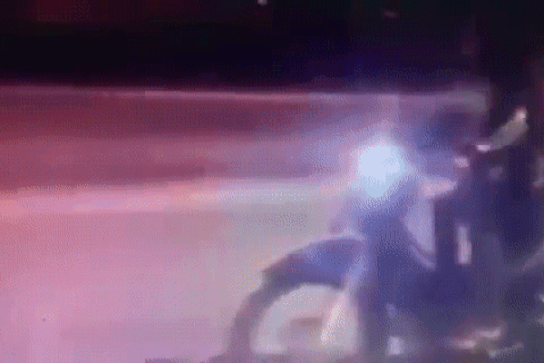 Níu kéo tình cảm không thành, nam thanh niên tung clip nóng lên mạng-2