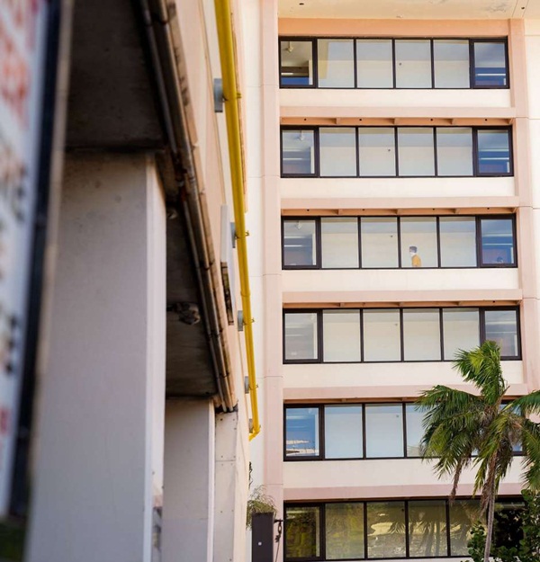 Mẹ ơi, con như sắp chết - cuộc sống trên tàu sân bay thành ổ dịch-11