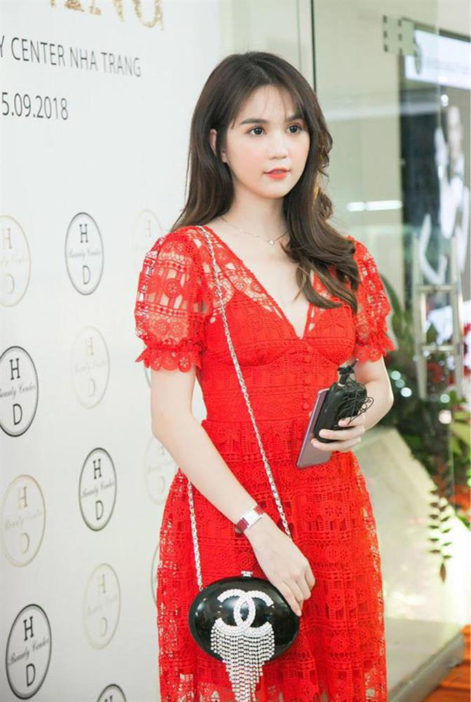 Những pha phá đồ hiệu để đời của sao Việt: Người xách túi trăm triệu vẫn úi xùi, người diện đồ đắt tiền nhìn chỉ muốn thốt lên phí của”-1