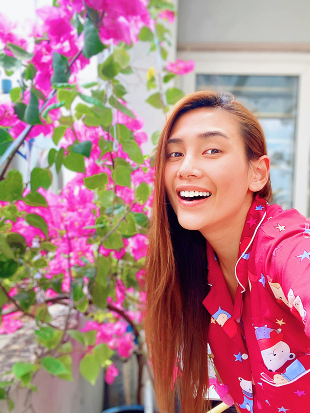 Cười ngất vì màn cosplay thí sinh Hoa hậu Hoàn vũ năm xưa của Võ Hoàng Yến: Chị đại phiên bản phèn hơn nhưng thu hút lạ-2