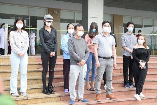 Cập nhật chiều 14/4: Thêm 22 người khỏi Covid-19, trong đó 2 ca từng phải đặt ống thở máy