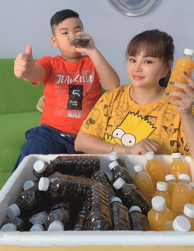 Bươn chải bán hàng online mùa dịch, Lê Giang lộ gương mặt tan nát khiến khán giả xót xa vì vào bếp-2