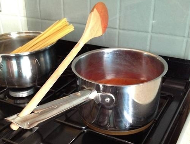 Nồi, chảo nào cũng có cái lỗ này, dùng bao năm nhưng chẳng chị em nội trợ nào biết tận dụng-2