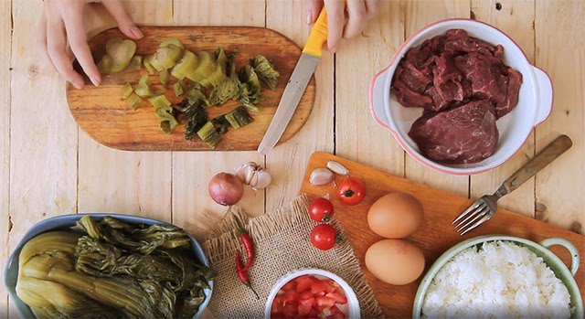 Cách làm cơm rang dưa bò ngon, đơn giản tại nhà-1