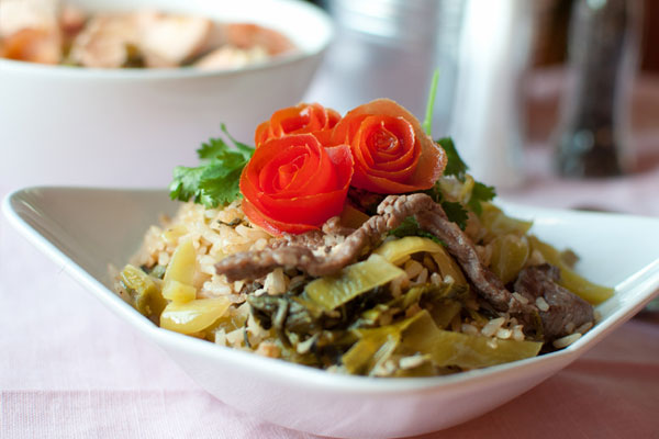 Cách làm cơm rang dưa bò ngon, đơn giản tại nhà-4