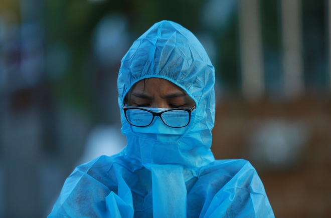 Thêm 1 ca mắc Covid-19, bệnh nhân từng đến chăm mẹ ở Bạch Mai-1