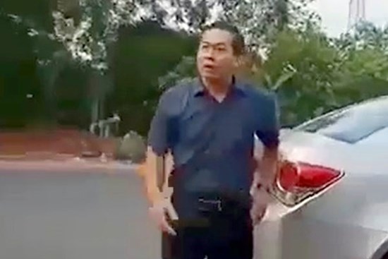 Phó chủ tịch HĐND huyện 'quậy' chốt chống dịch xin từ chức