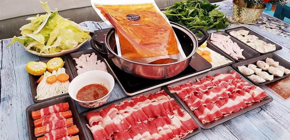 Ăn nồi lẩu, điều đầu bếp 5 sao đến tận nhà phục vụ-2