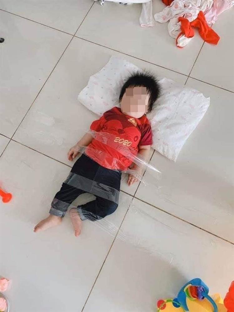 Nhờ chồng trông con hộ, khi quay lại vợ hoảng hốt với hình ảnh trước mắt-1