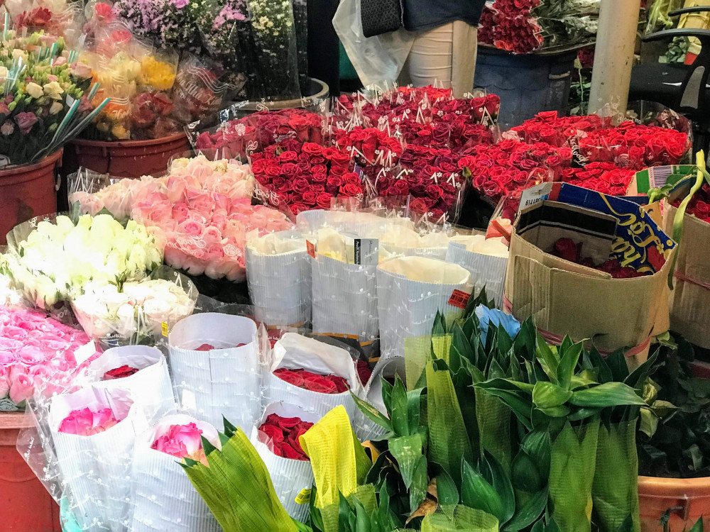 Hoa Đà Lạt cho không, về Sài Gòn muốn mua rẻ phải ra lề đường-3