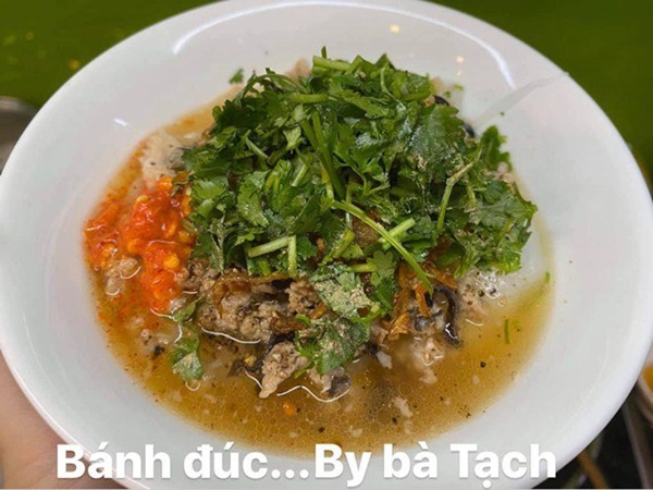 Siêu mẫu Ngọc Thạch giờ thành mẹ đảm, nấu ăn mùa dịch bị trêu Lượm hình trên mạng-17