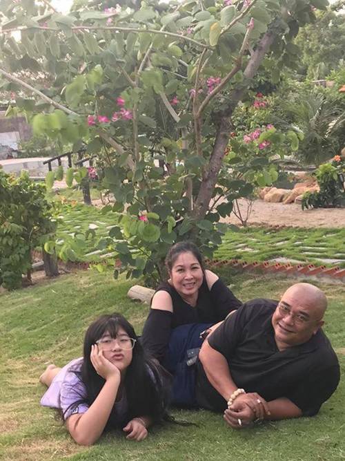 Sao Việt khoe vườn: NSND Hồng Vân nuôi gà, Quốc Thuận có nhà xum xuê cây-1