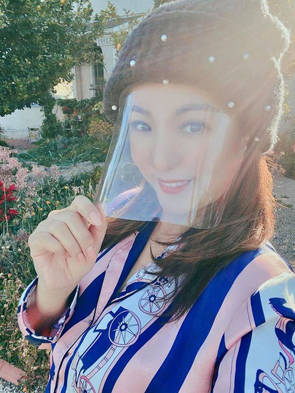 Sao Việt khoe vườn: NSND Hồng Vân nuôi gà, Quốc Thuận có nhà xum xuê cây-10