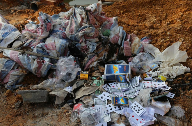 Ổ bạc dưới hầm bí mật giữa đồi vắng-4