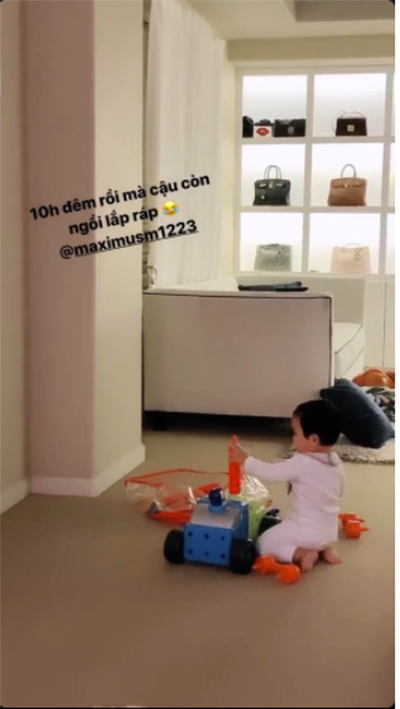 Choáng ngợp tủ đồ hiệu cực khủng của mỹ nhân Vbiz: Ngọc Trinh bày biện như mê cung, Phạm Hương cũng hoành tráng không kém!-23