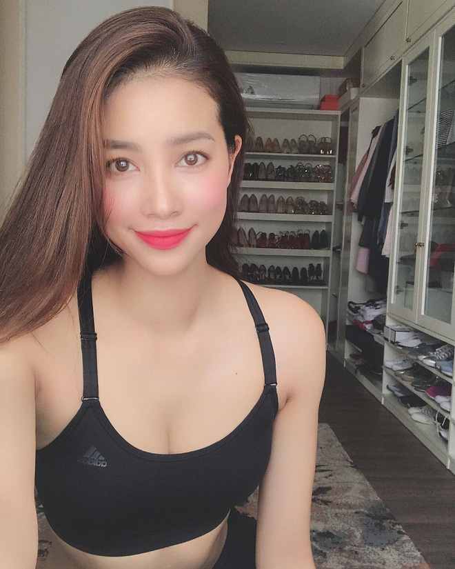 Choáng ngợp tủ đồ hiệu cực khủng của mỹ nhân Vbiz: Ngọc Trinh bày biện như mê cung, Phạm Hương cũng hoành tráng không kém!-24