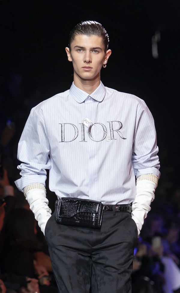 Hoàng tử Đan Mạch đẹp tựa nam thần khiến nhiều thiếu nữ tan giấc mộng khi giới thiệu bạn gái, người may mắn được chọn cũng vô cùng ưu tú-2