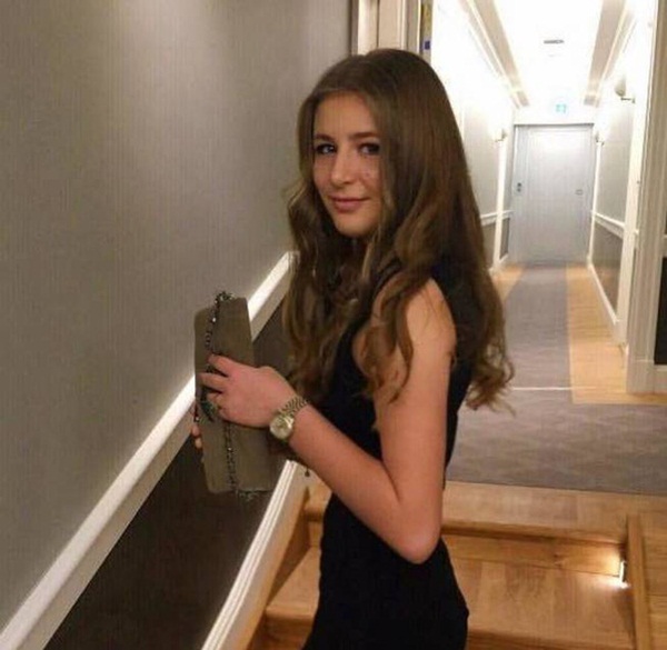 Hoàng tử Đan Mạch đẹp tựa nam thần khiến nhiều thiếu nữ tan giấc mộng khi giới thiệu bạn gái, người may mắn được chọn cũng vô cùng ưu tú-6