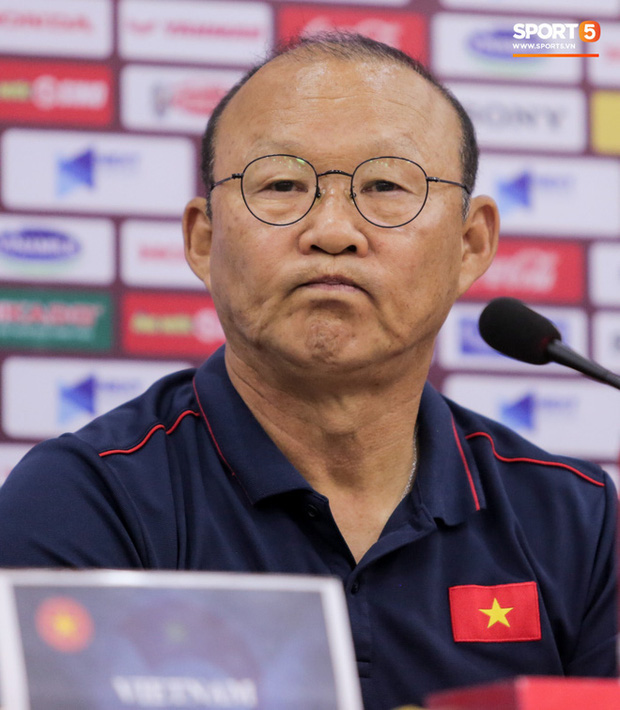 Những động thái của FIFA và AFC khiến HLV Park Hang-seo lo lắng vì phải ngồi chơi hết năm 2020-1