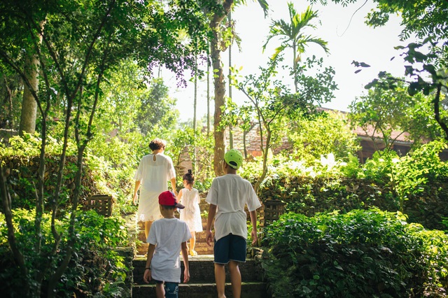 Ngôi nhà trong mơ trên đỉnh núi gần Hà Nội: Cá đầy ao, vườn đầy hoa trái-14