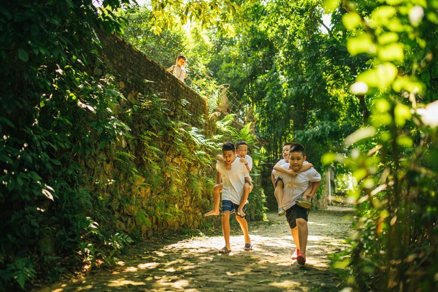 Ngôi nhà trong mơ trên đỉnh núi gần Hà Nội: Cá đầy ao, vườn đầy hoa trái-16