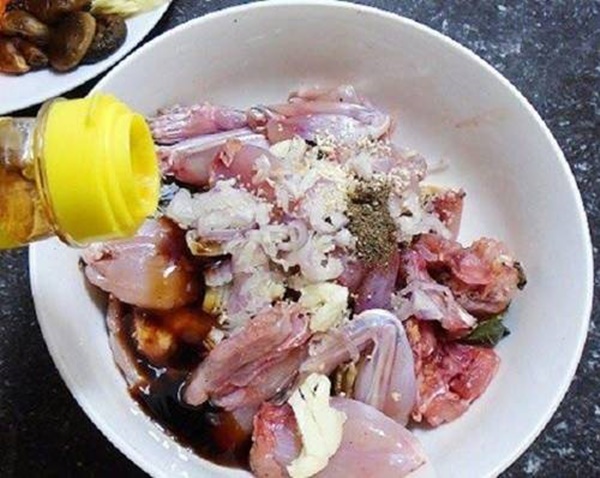 Ếch xào sả ớt đơn giản mà thơm ngon, nhà tôi ai cũng mê-3