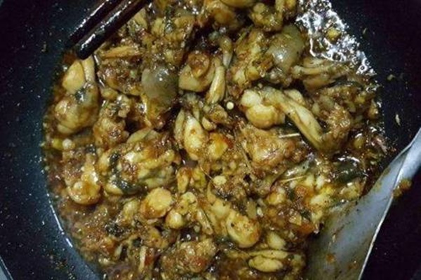 Ếch xào sả ớt đơn giản mà thơm ngon, nhà tôi ai cũng mê-4