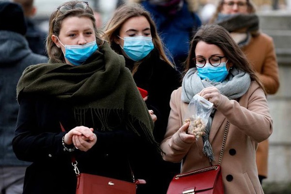 Khoảnh khắc SARS-CoV-2 xâm nhập và tấn công tế bào khỏe mạnh-1