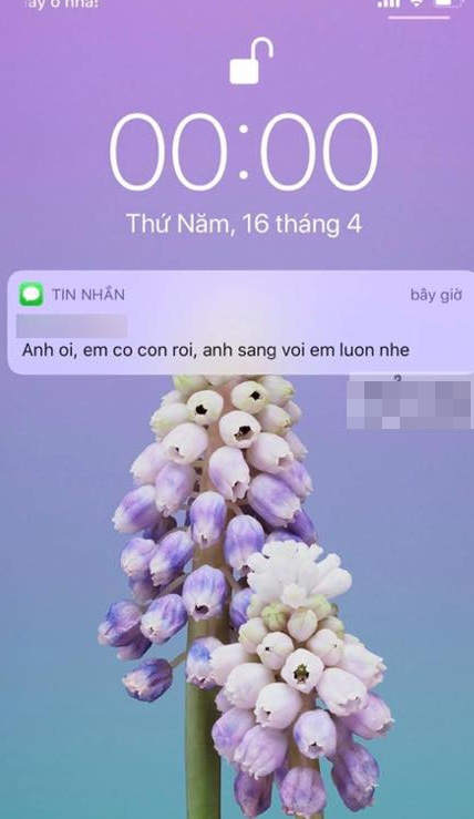 Vô tình đọc tin nhắn lúc chồng đi tắm, vợ khóc cạn nước mắt vì tuyệt vọng và cái kết không thể nhịn cười-1