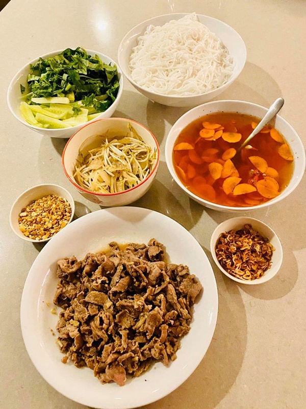 Siêu mẫu Hà Anh nấu ngon làm chồng ăn túi bụi, ông xã Tây ra tay cũng không vừa-11