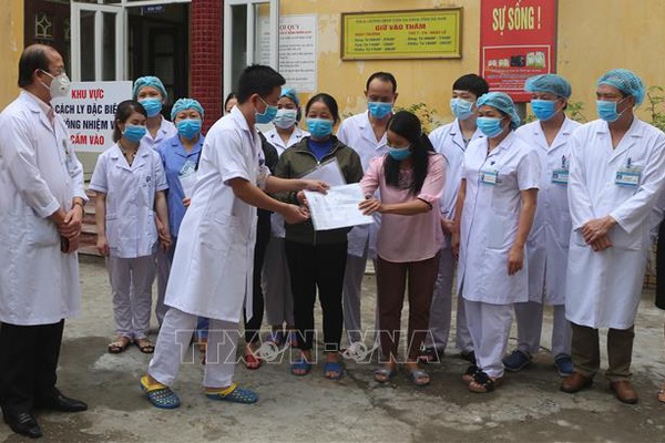 3 bệnh nhân mắc COVID-19 của Công ty Trường Sinh được công bố khỏi bệnh, Việt Nam đã điều trị thành công 176 ca-1