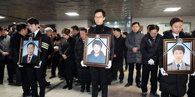 6 năm thảm kịch chìm phà Sewol: Những dòng tin nhắn cuối cùng vẫn khiến người ta rơi nước mắt, gia đình nạn nhân mong con yên nghỉ-2