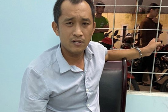 Nam thanh niên đến trạm kiểm dịch Covid-19 đầu thú hành vi dùng búa sát hại bạn gái