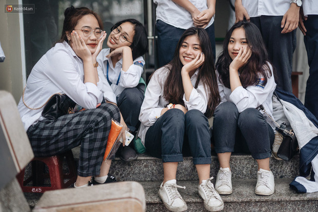 Bộ GD-ĐT: Xem xét cho HS lớp 9, lớp 12 đi học trước; 3 buổi/ tuần-1