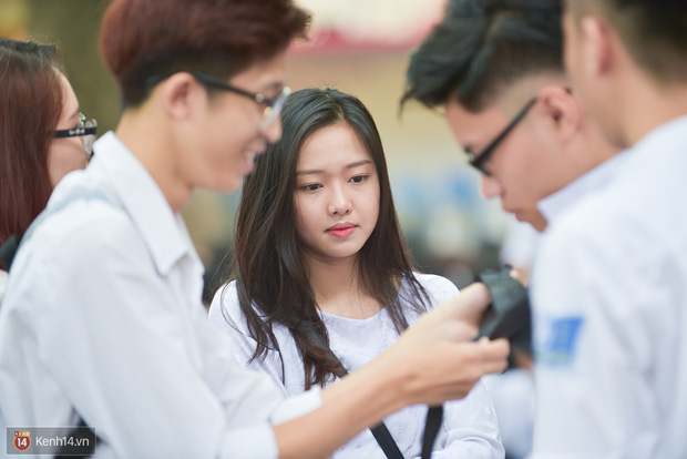 Bộ GD-ĐT: Xem xét cho HS lớp 9, lớp 12 đi học trước; 3 buổi/ tuần-2