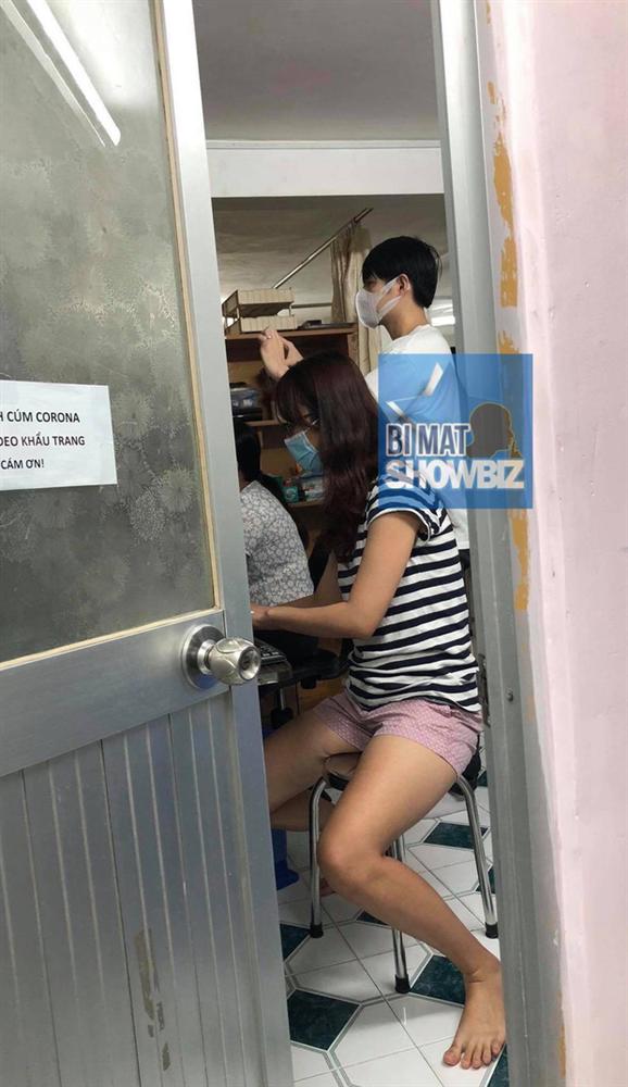 Xôn xao hình ảnh nghi vấn Đông Nhi đi khám thai với Ông Cao Thắng ở phòng khám tư-1