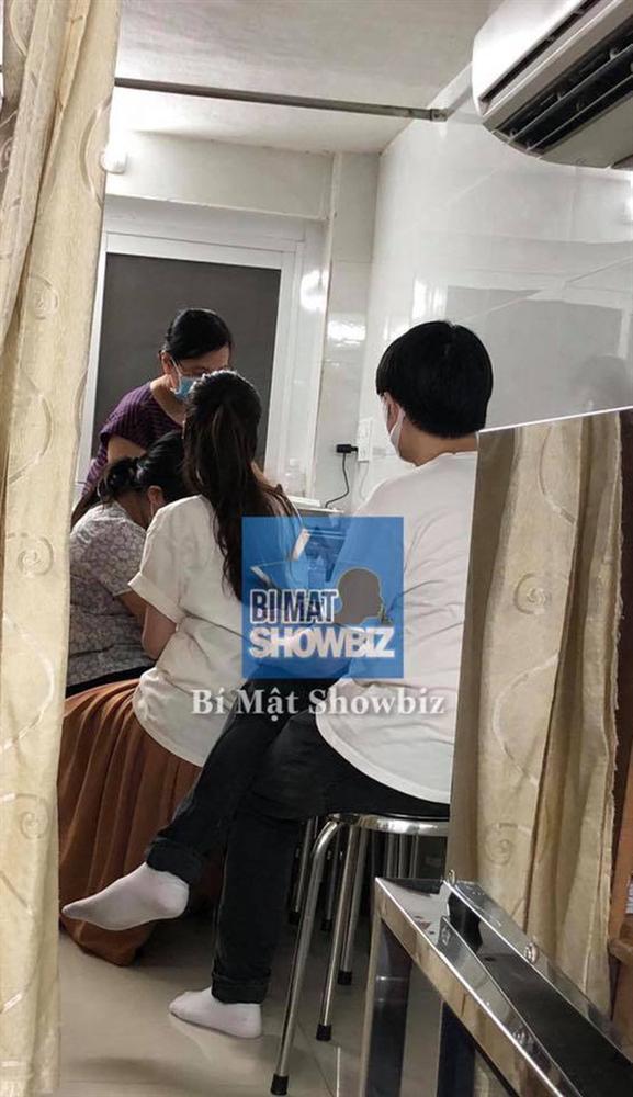Xôn xao hình ảnh nghi vấn Đông Nhi đi khám thai với Ông Cao Thắng ở phòng khám tư-2