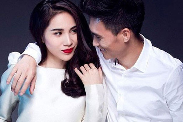 Được Thủy Tiên chủ động hôn má thể hiện tình cảm nhưng phản ứng của Công Vinh lại gây bất ngờ-4