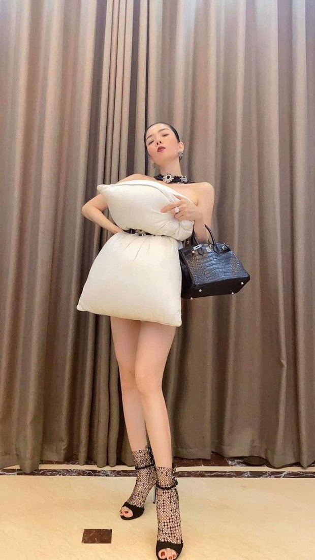 Theo trend trễ nhất nhưng Lệ Quyên khiến đàn em xanh mặt”: Khoe một lúc 2 túi hiệu, riêng Hermes bạch tạng đã ngót nghét 10 tỷ-3